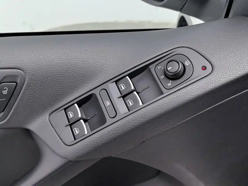Volkswagen Tiguan — миниатюра 9