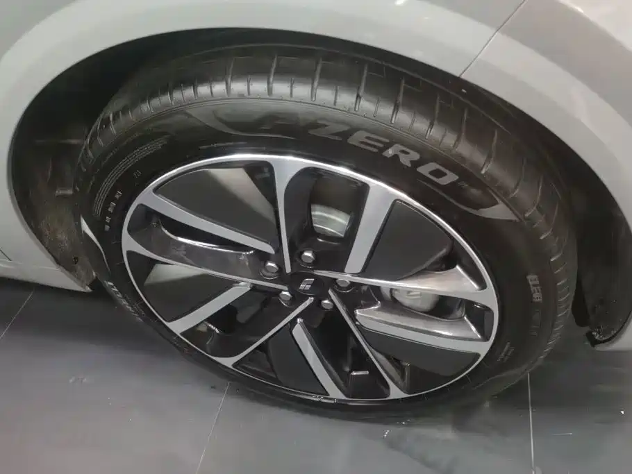 Li Auto Li L6 — миниатюра 6