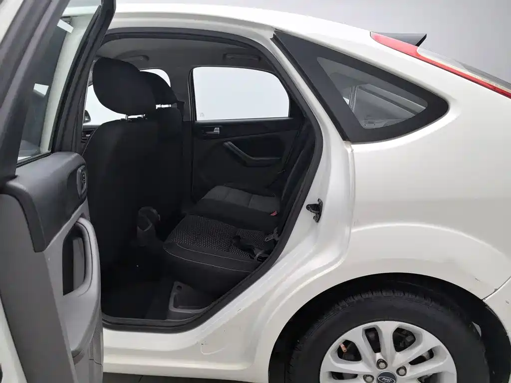 Ford Focus — миниатюра 15