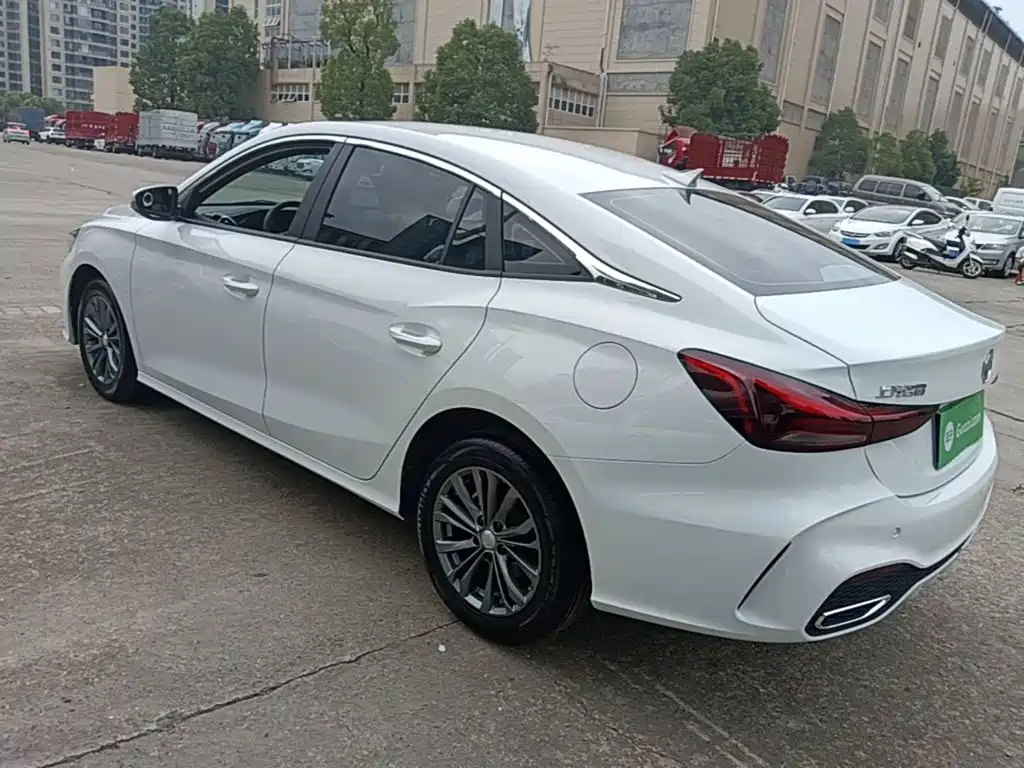MG MG5 — миниатюра 5