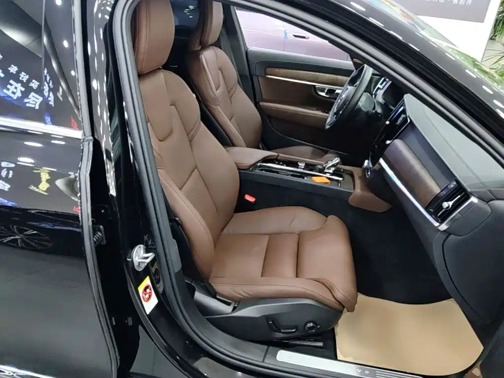 Volvo S90 — миниатюра 25