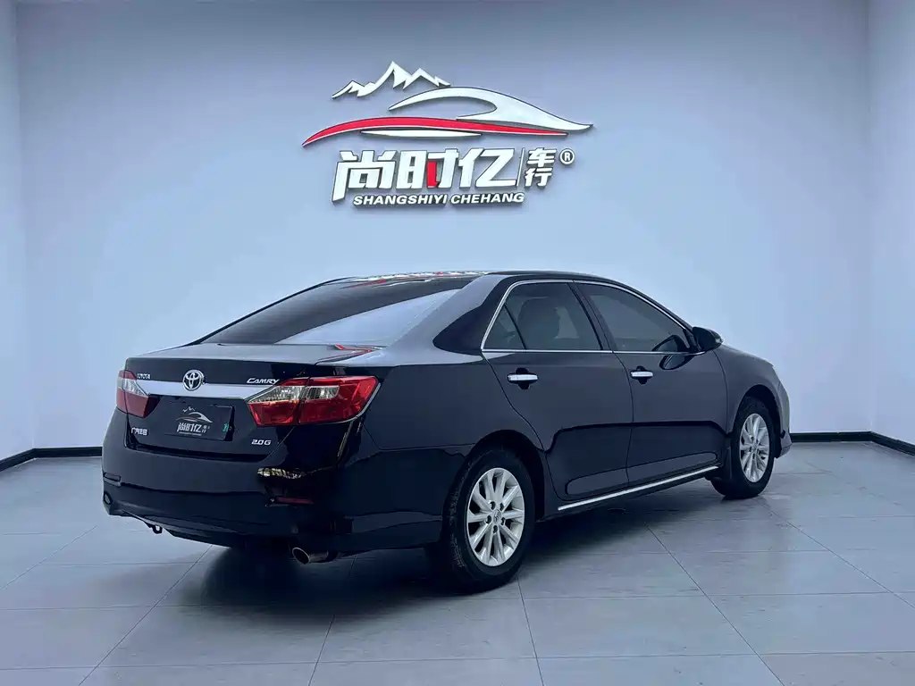 Toyota Camry 2012 2.0G Luxury