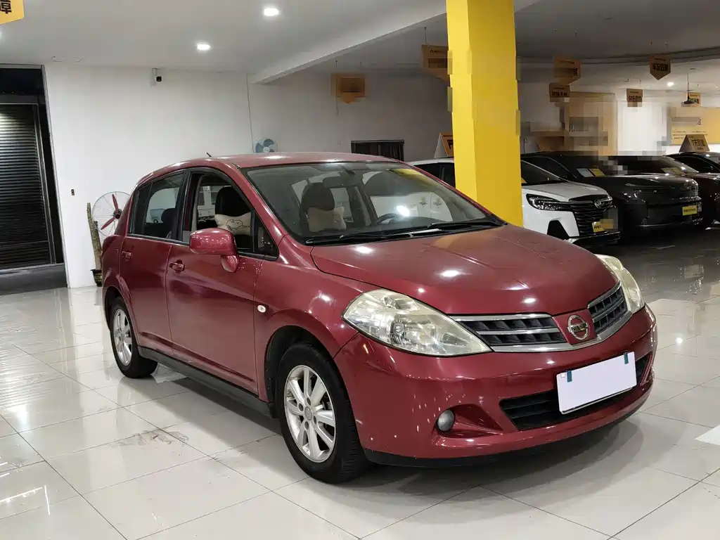 Nissan Tiida — миниатюра 3