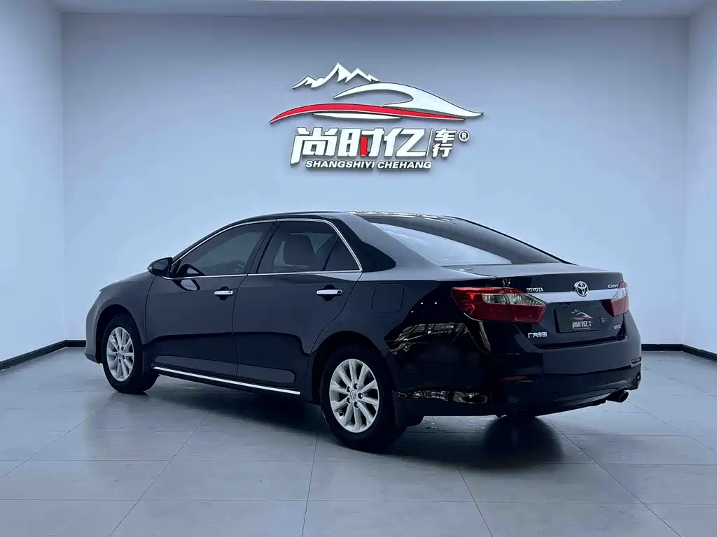 Toyota Camry 2012 2.0G Luxury