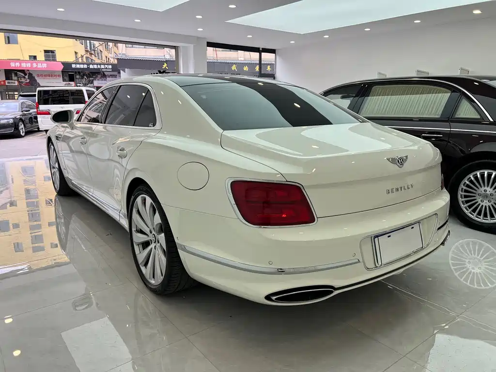 Bentley Flying Spur — миниатюра 7