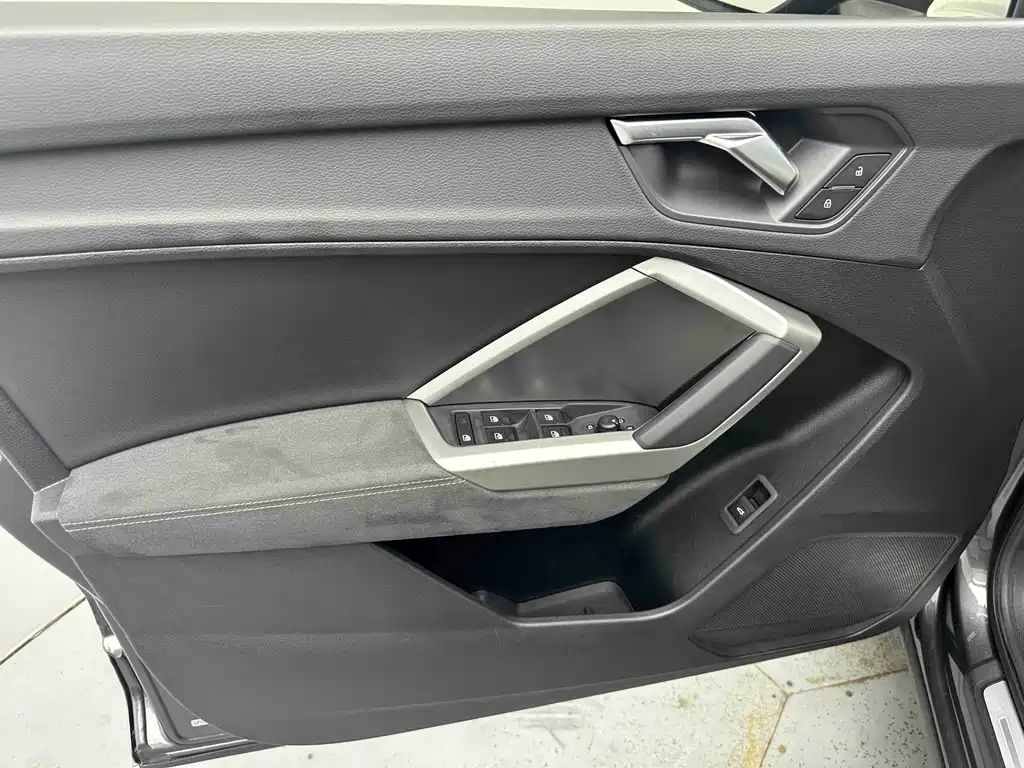 Audi Q3 — миниатюра 10