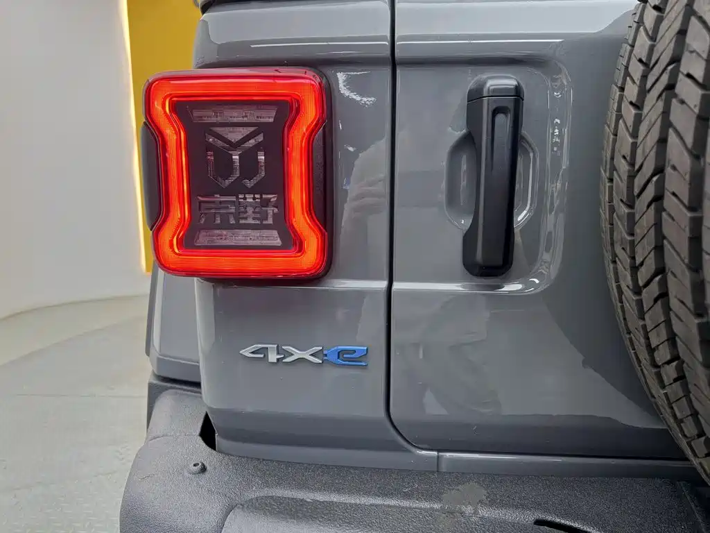 Jeep Wrangler PHEV — миниатюра 8