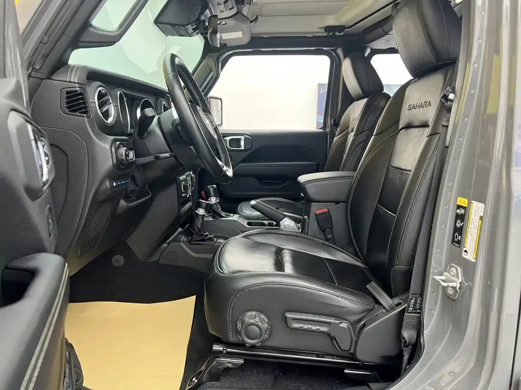 Jeep Wrangler PHEV — миниатюра 35