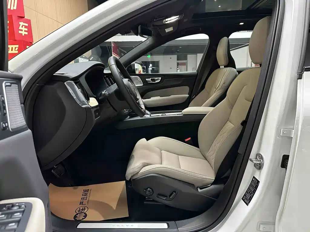 Volvo XC60 — миниатюра 9