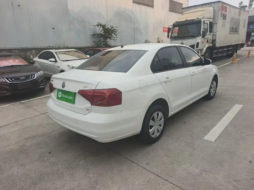 Volkswagen Jetta — миниатюра 7