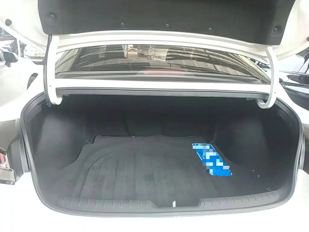 Hyundai Elantra — миниатюра 19