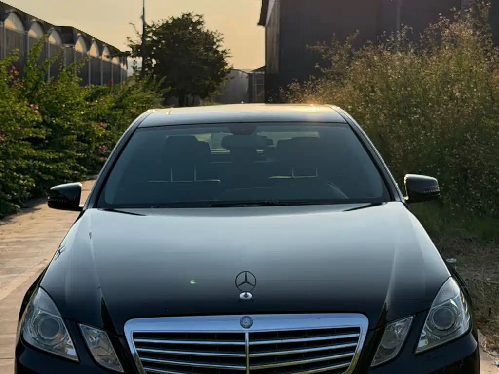 Mercedes-Benz E-Class (Import) — миниатюра 3