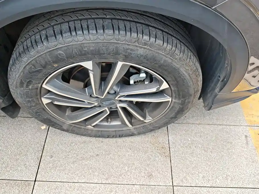 Geely Binyue — миниатюра 6