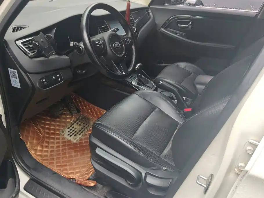 Kia Carens — миниатюра 9