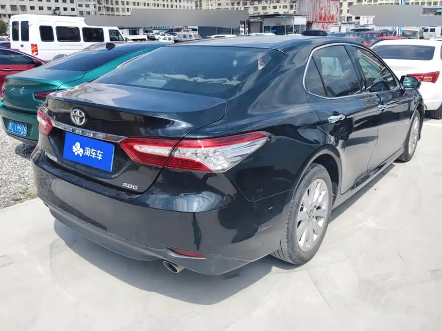 Toyota Camry — миниатюра 3