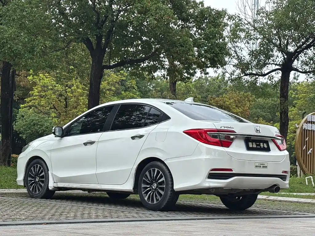 Honda Crider 2013 1.8L AT Comfort