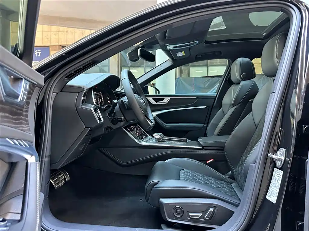 Audi A6L 2025 45 TFSI quattro + Premium