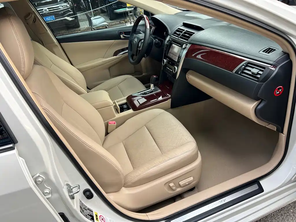 Toyota Camry — миниатюра 14