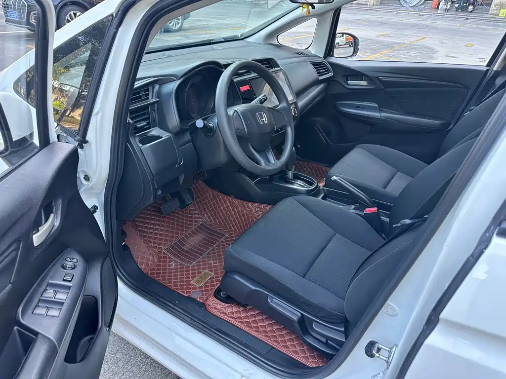 Honda Fit — миниатюра 10