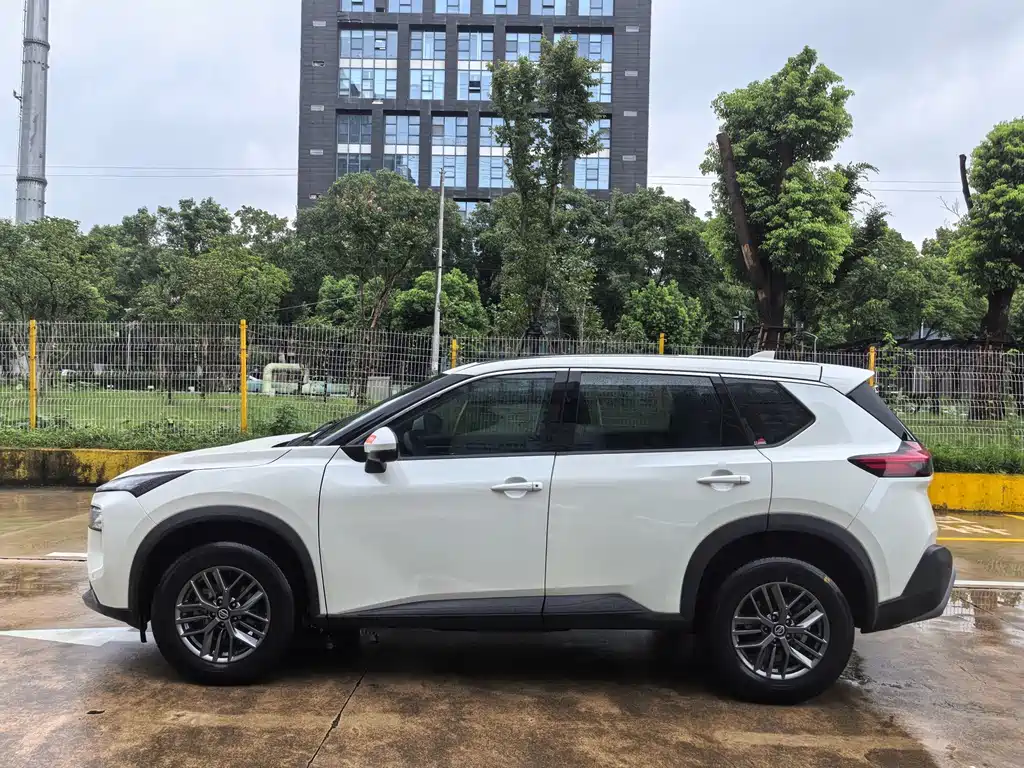 Nissan X-Trail — миниатюра 7