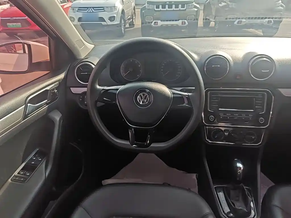 Volkswagen Jetta — миниатюра 11