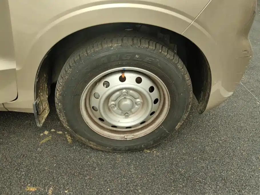 Wuling Hongguang V — миниатюра 6