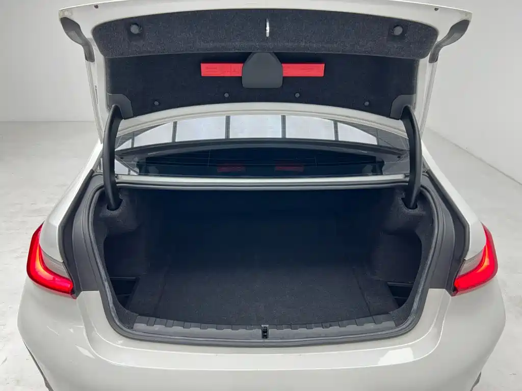 BMW 3 Series — миниатюра 12