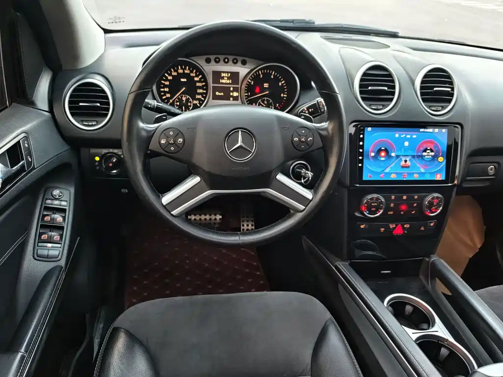 Mercedes-Benz M-Class — миниатюра 11