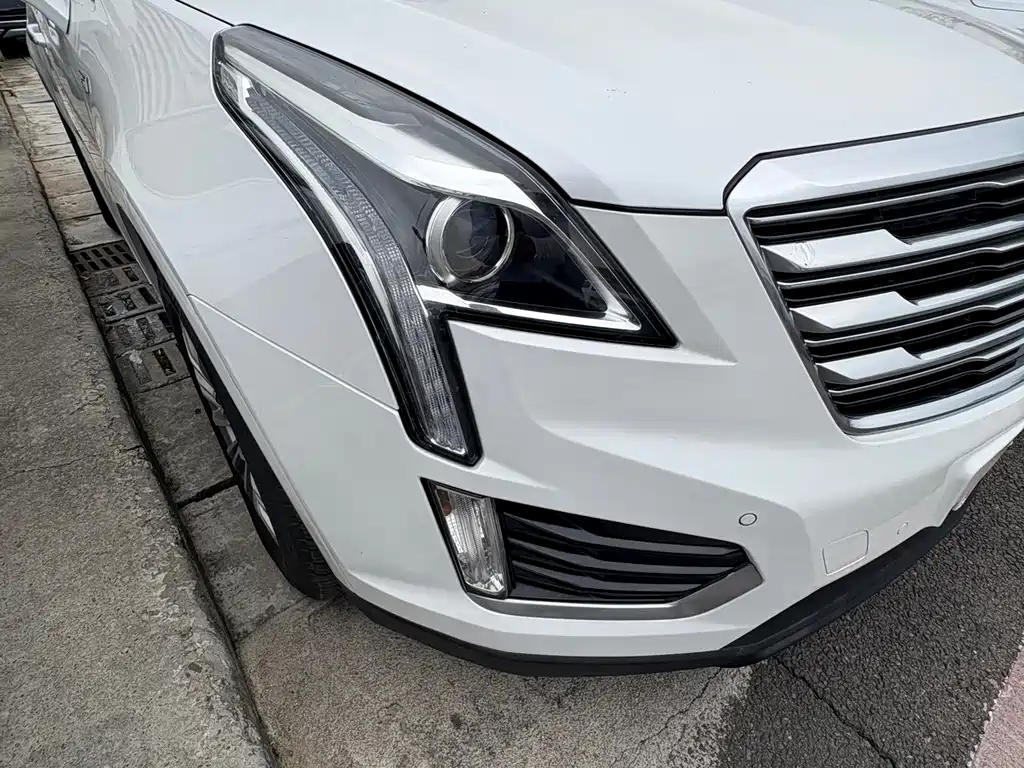 Cadillac XT5 — миниатюра 4