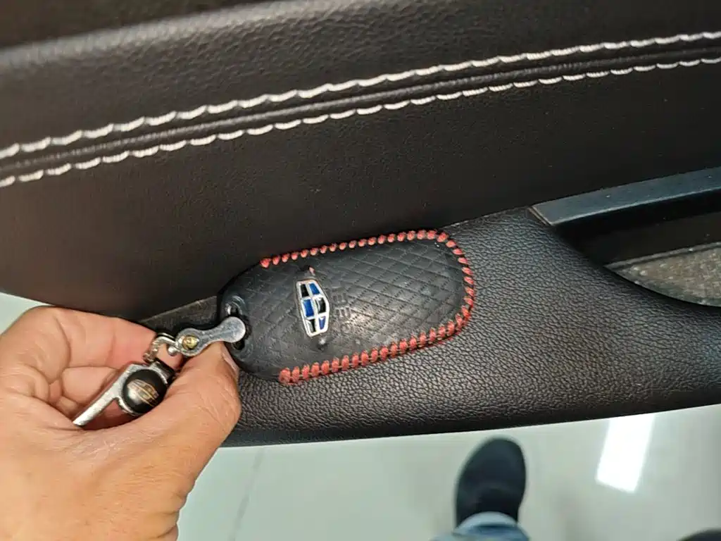 Geely Vision X3 — миниатюра 9