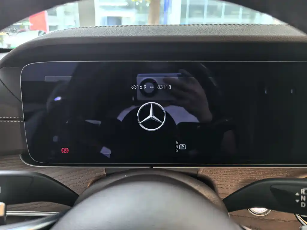 Mercedes-Benz E-Class — миниатюра 7