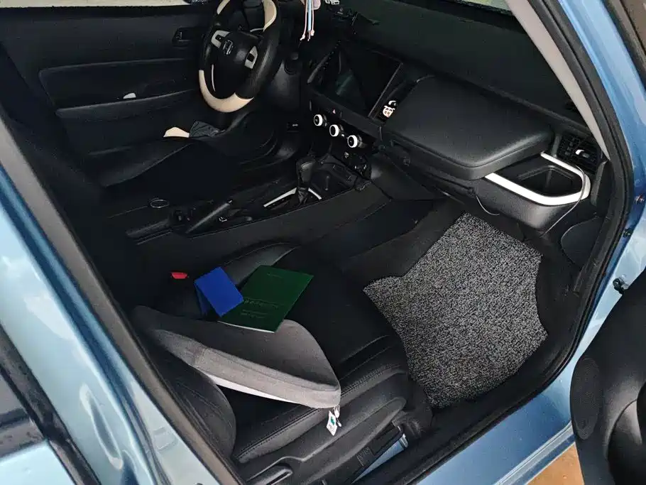 Honda Fit — миниатюра 8