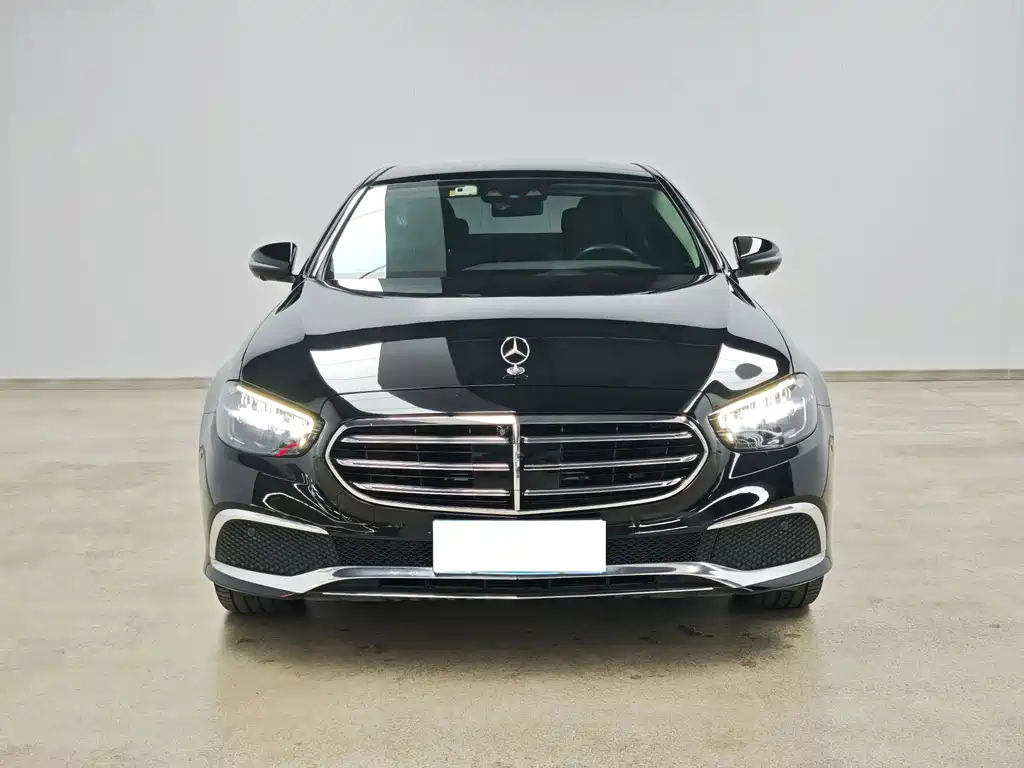 Mercedes-Benz E-Class — миниатюра 2