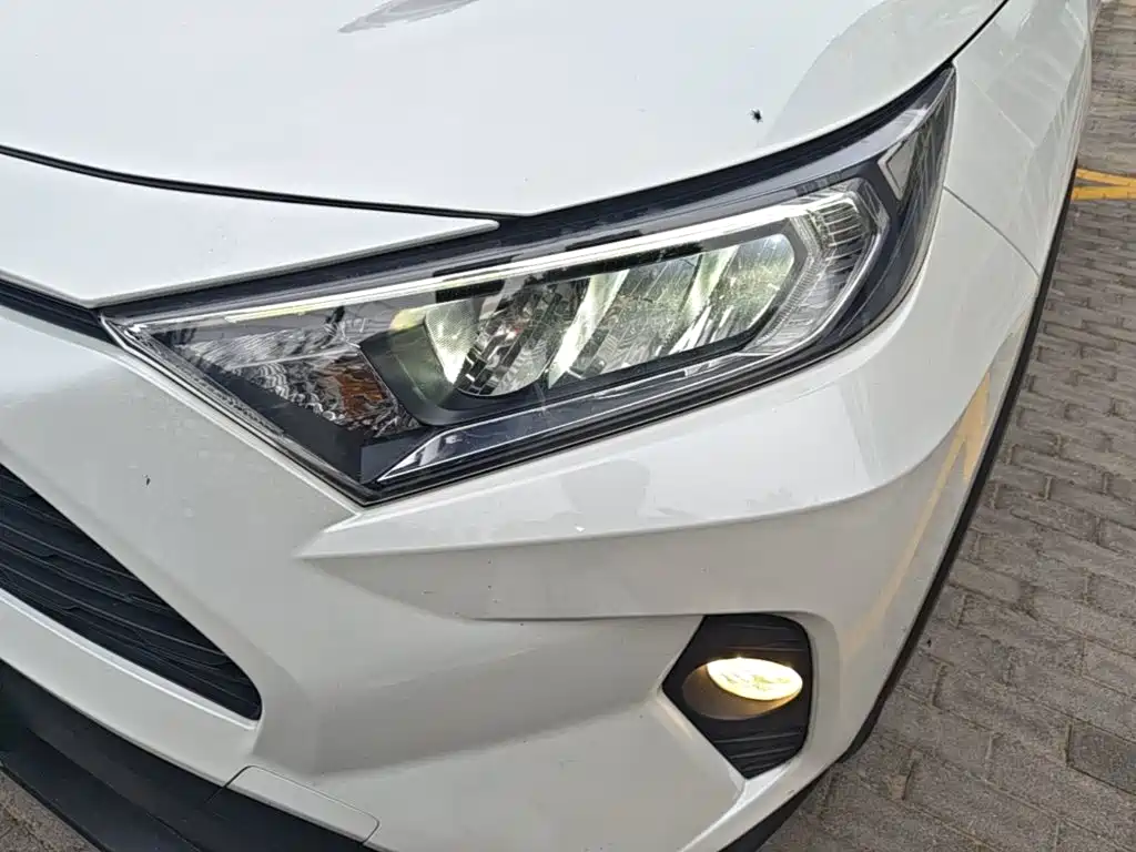 Toyota RAV4 — миниатюра 24
