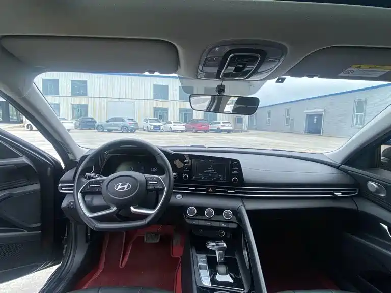 Hyundai Elantra — миниатюра 6
