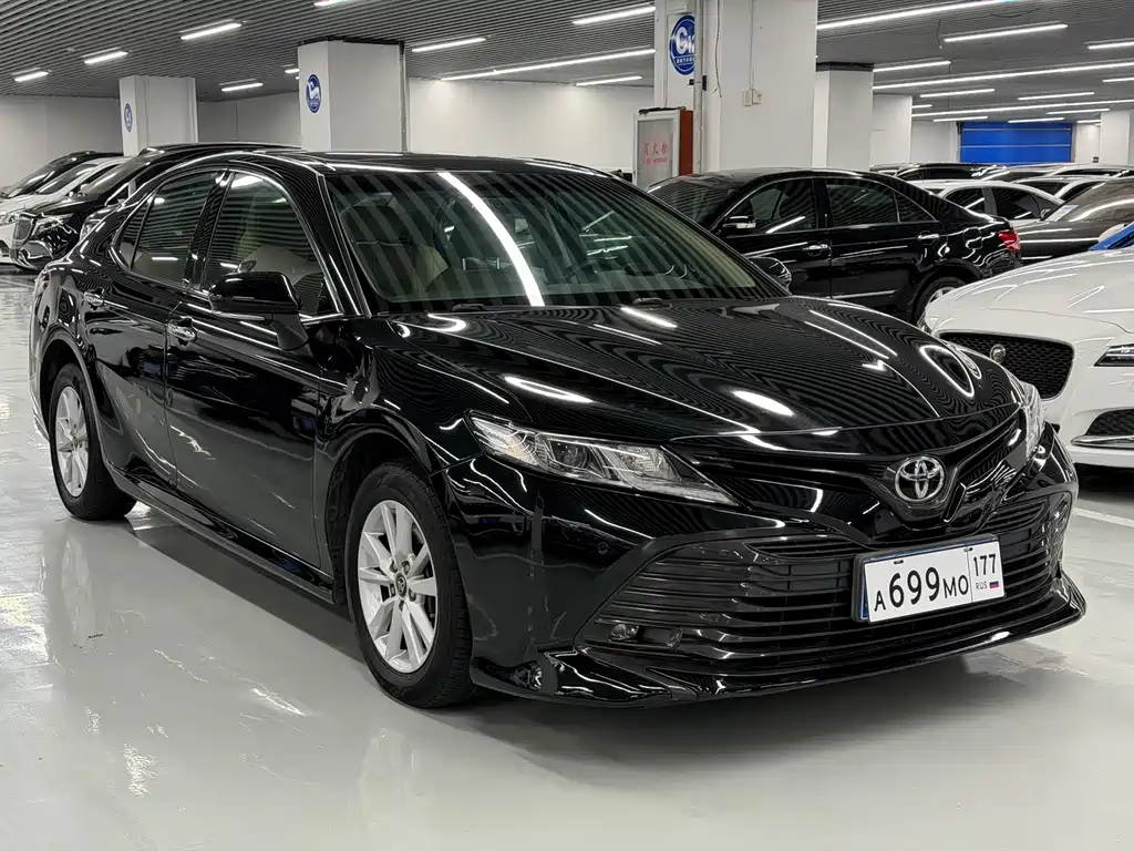 Toyota Camry — миниатюра 3