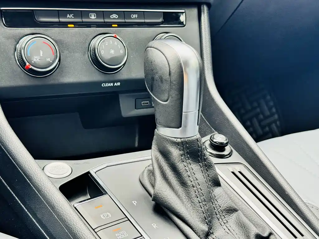 Volkswagen Lavida — миниатюра 8