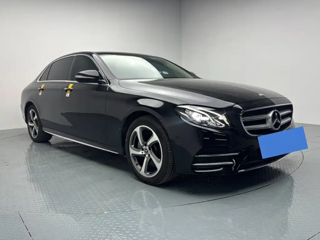Mercedes-Benz E-Class — миниатюра 3