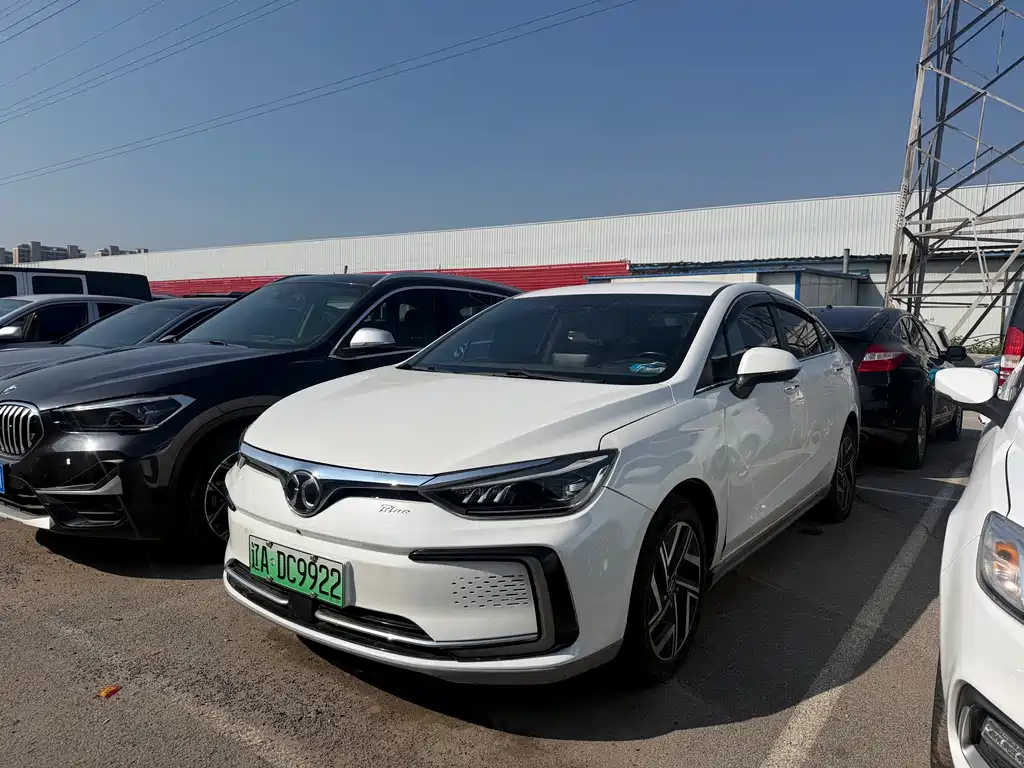 BAIC EU5