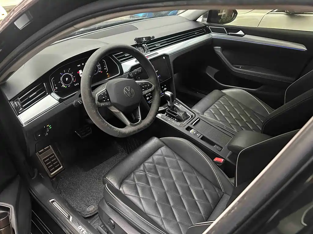 Volkswagen Magotan PHEV — миниатюра 3