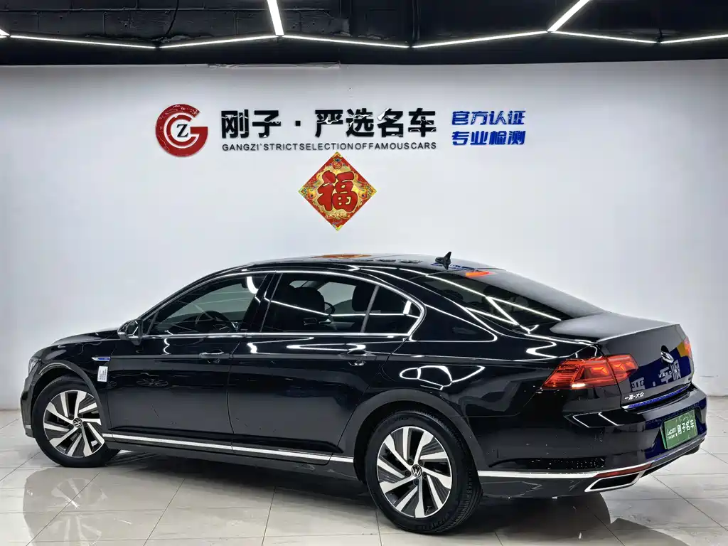 Volkswagen Magotan PHEV — миниатюра 3