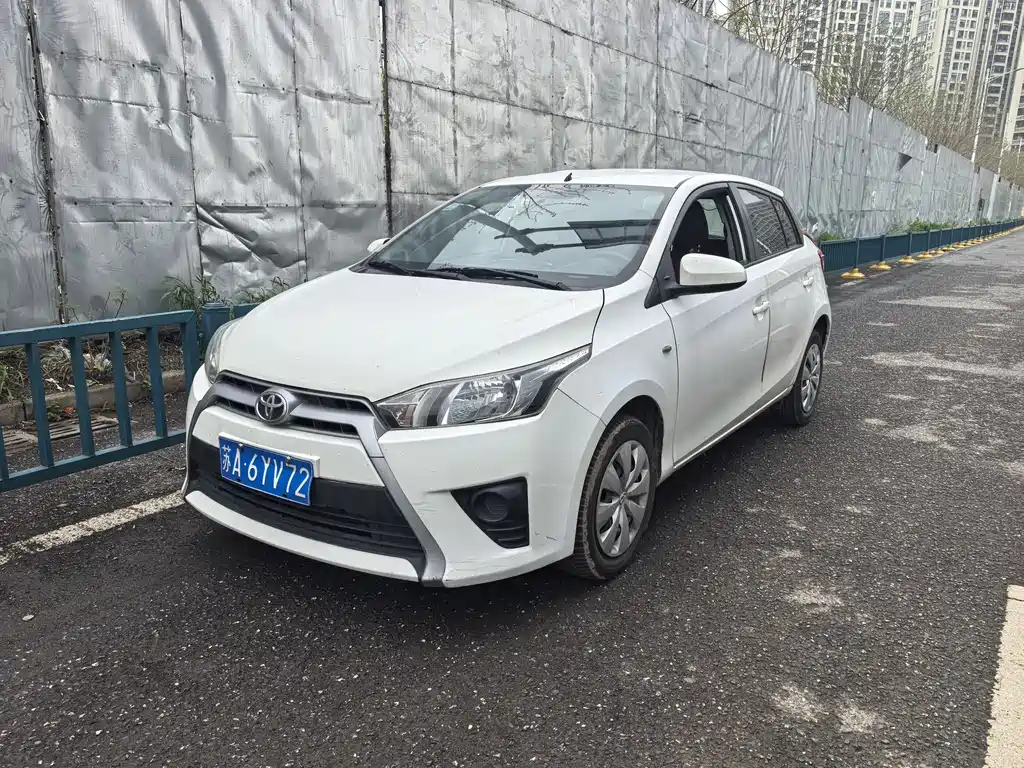 Toyota Yaris L 2015