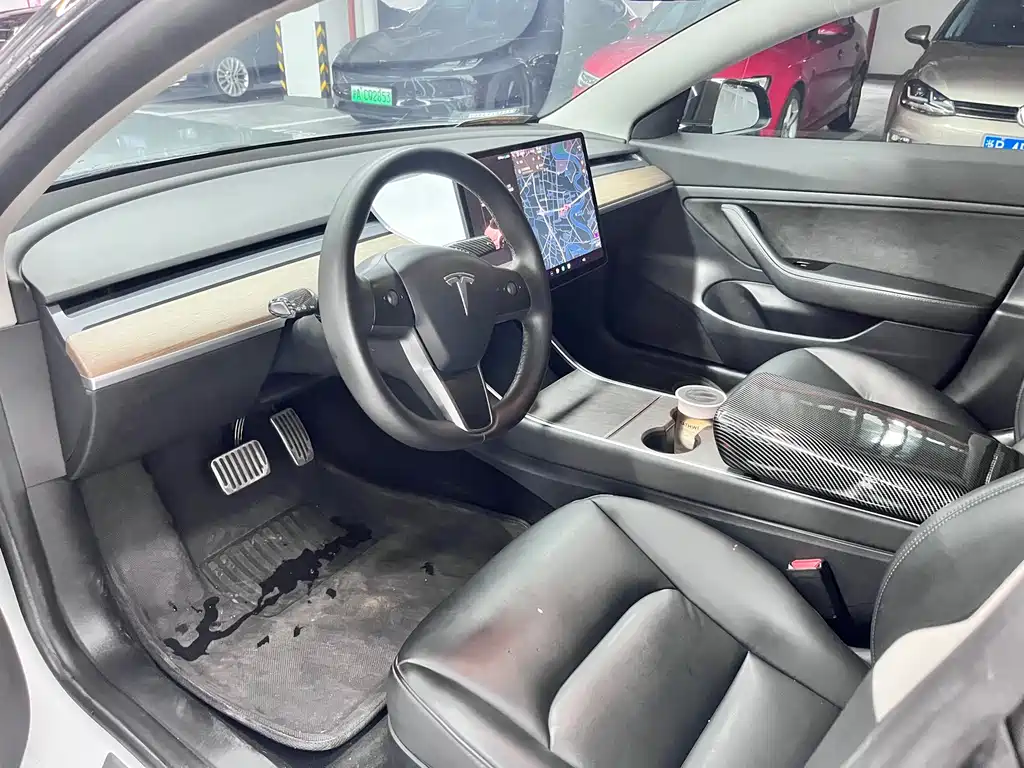 Tesla Model 3 — миниатюра 4
