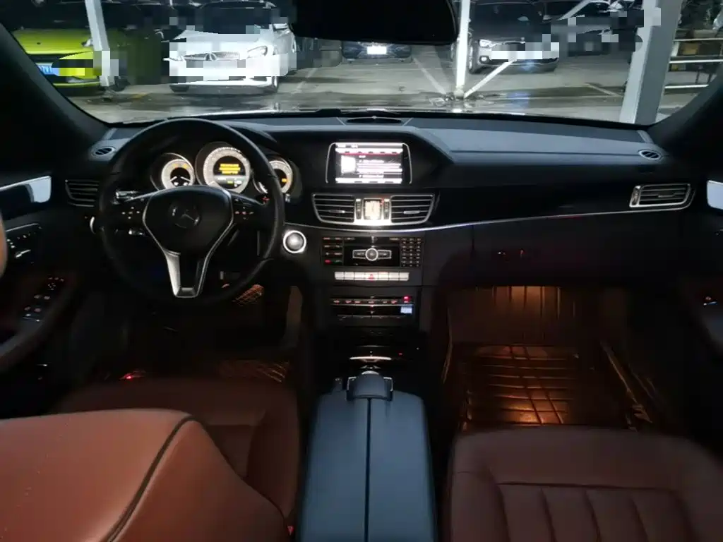 Mercedes-Benz E-Class — миниатюра 10
