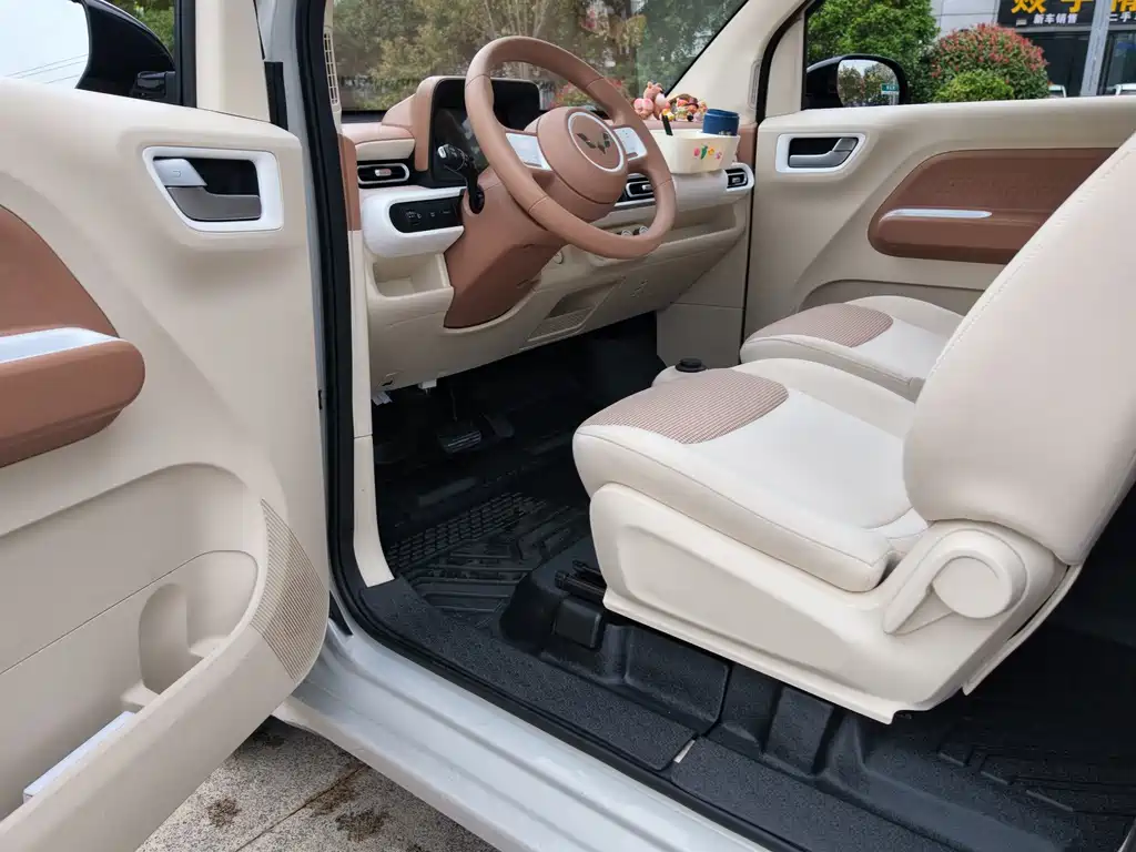 Wuling MINIEV — миниатюра 10