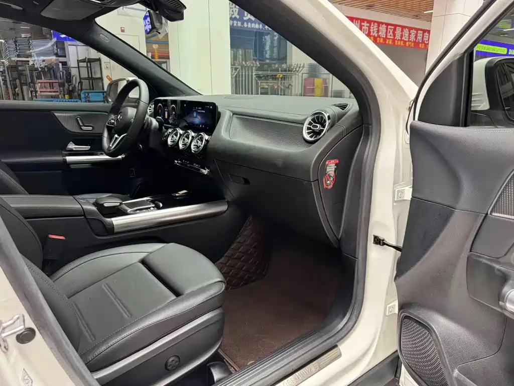 Mercedes-Benz GLA — миниатюра 16