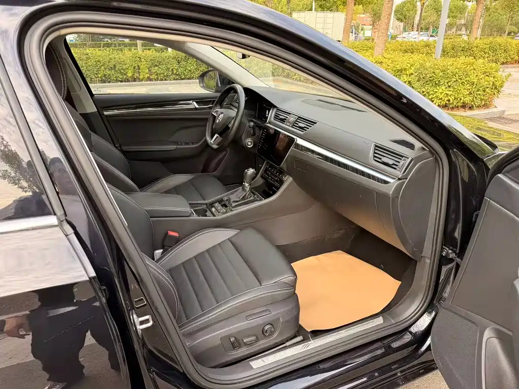 Skoda Superb — миниатюра 7