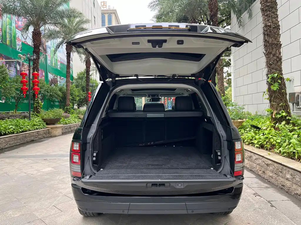 Land Rover Range Rover — миниатюра 8