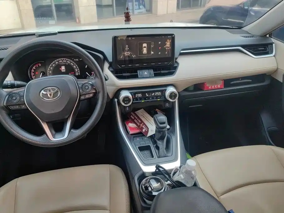 Toyota RAV4 — миниатюра 12