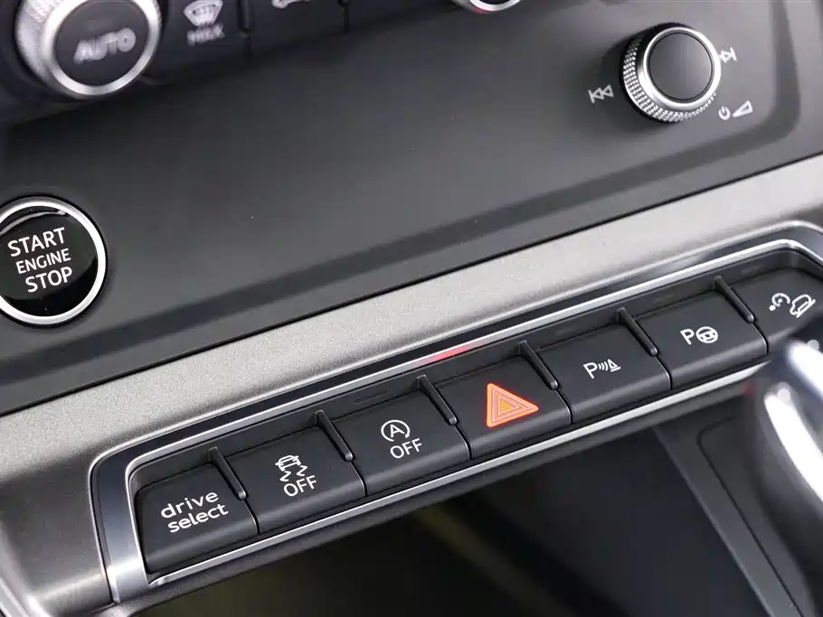 Audi Q3 — миниатюра 12